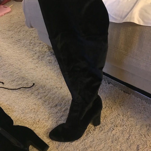 Over the knees suede boots - Picture 3 of 6